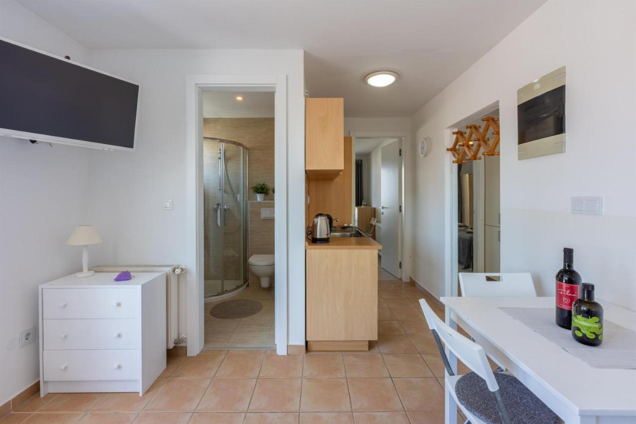 Apartment Vito Нивице Екстериор снимка