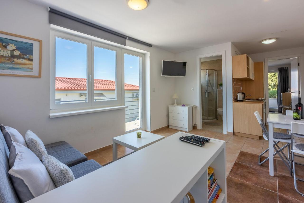 Apartment Vito Нивице Екстериор снимка